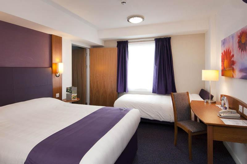 Premier Inn Frome Eksteriør billede