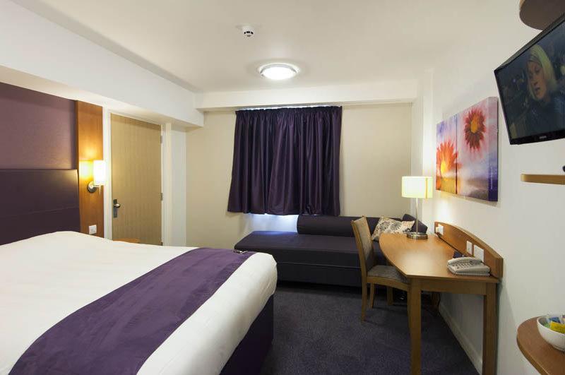 Premier Inn Frome Eksteriør billede